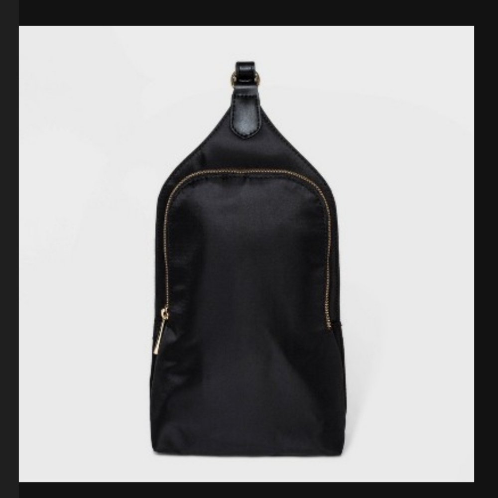 Zip closure sling pack